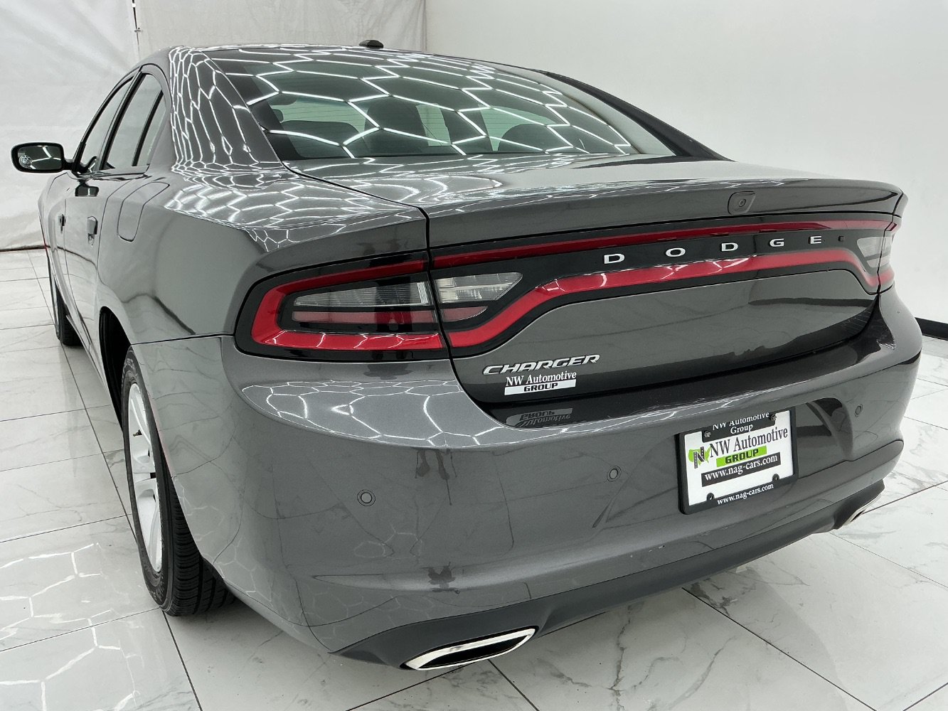 Used 2020 Dodge Charger SXT w/ Leather Interior Group RWD image 9