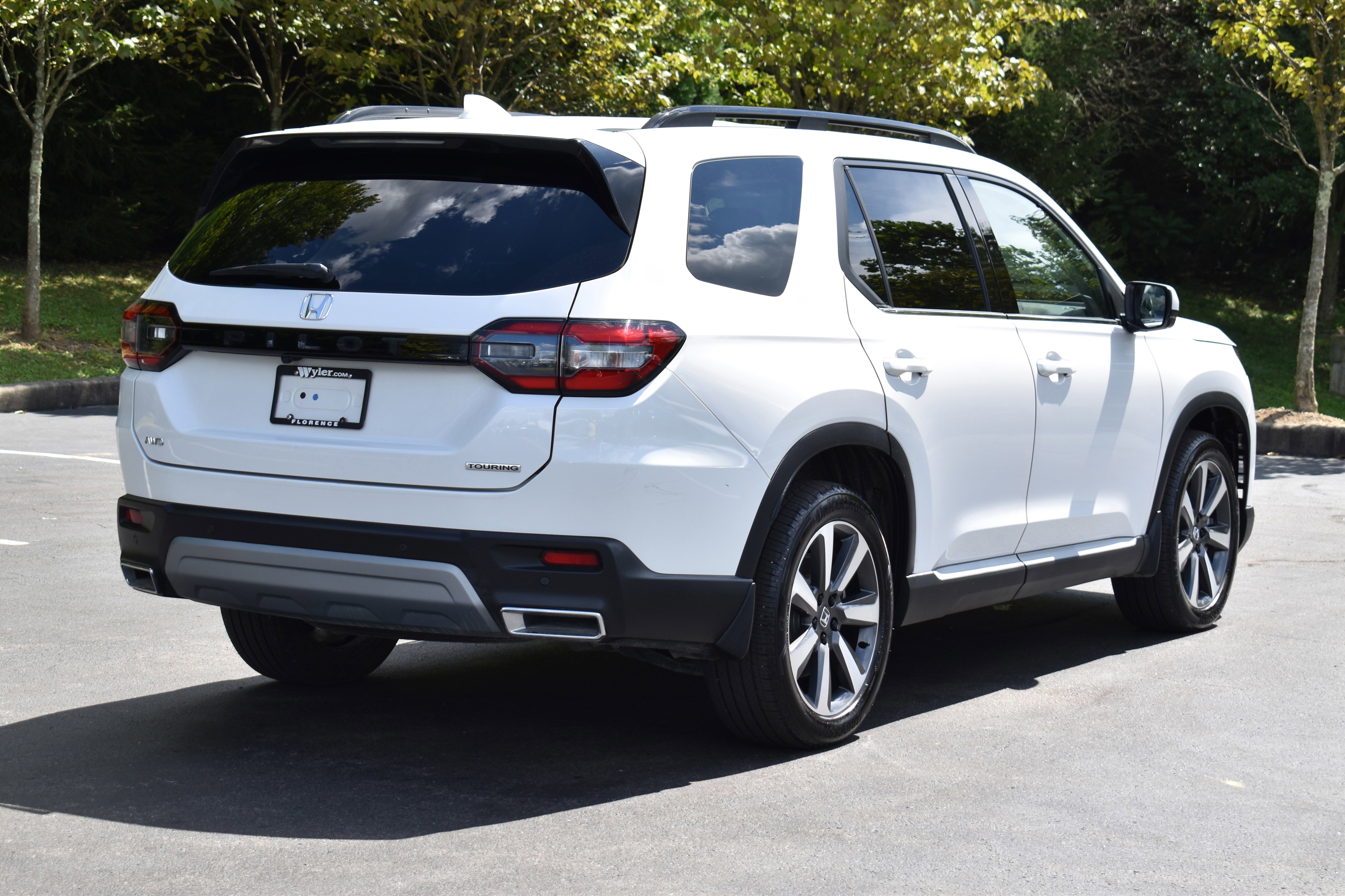 Certified 2024 Honda Pilot Touring image 36