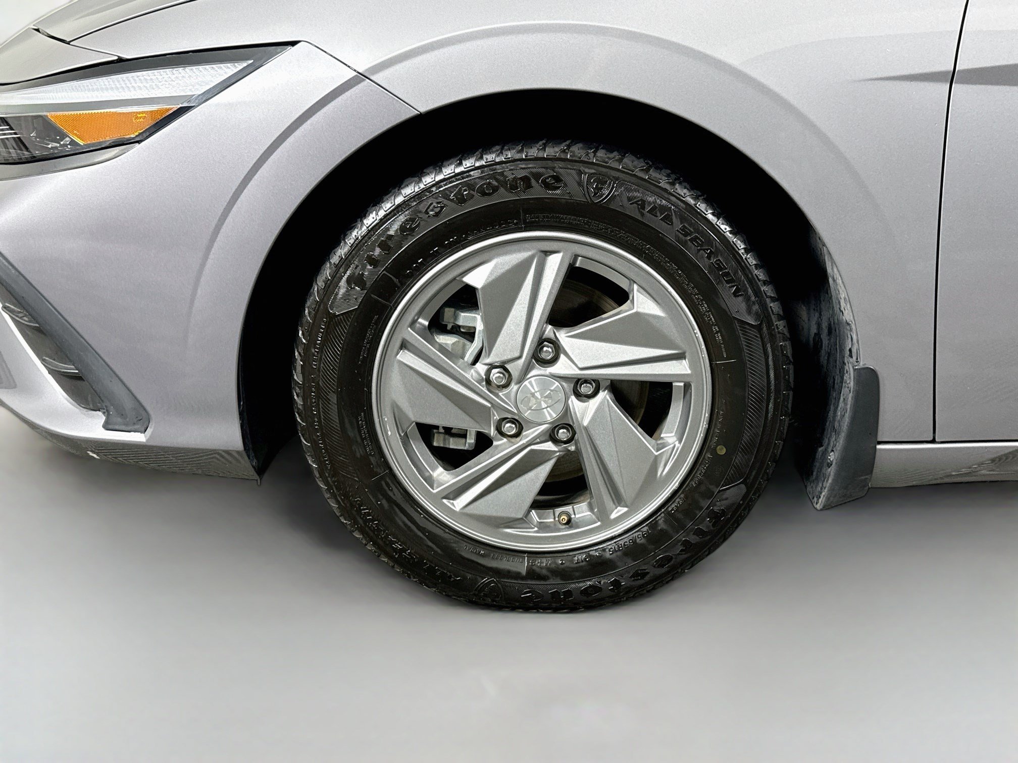 Used 2025 Hyundai Elantra SE FWD image 37
