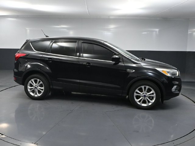 Used 2019 Ford Escape SE FWD image 2