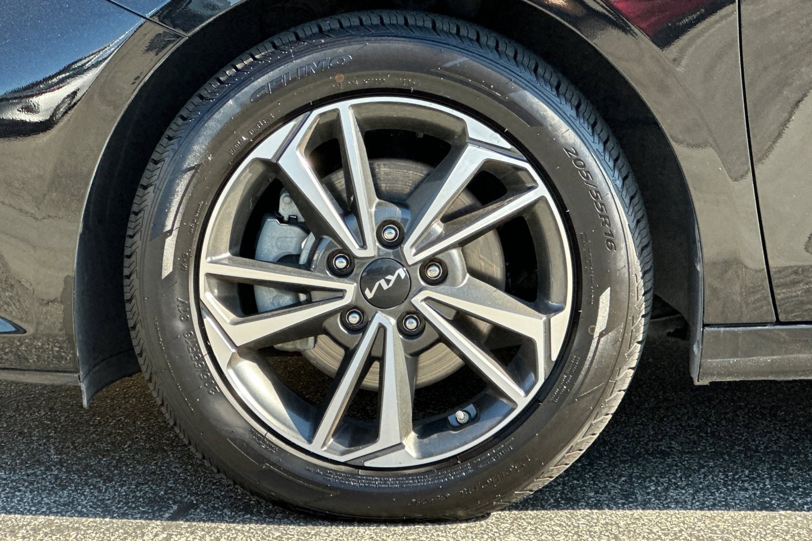 Used 2024 Kia Forte LXS image 33