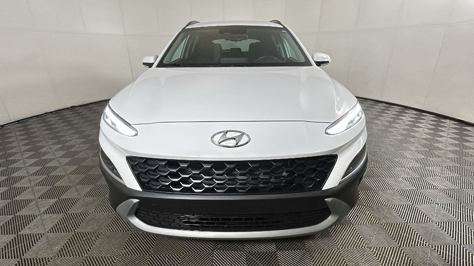 Certified 2023 Hyundai Kona SEL w/ Convenience Package AWD/4WD image 9