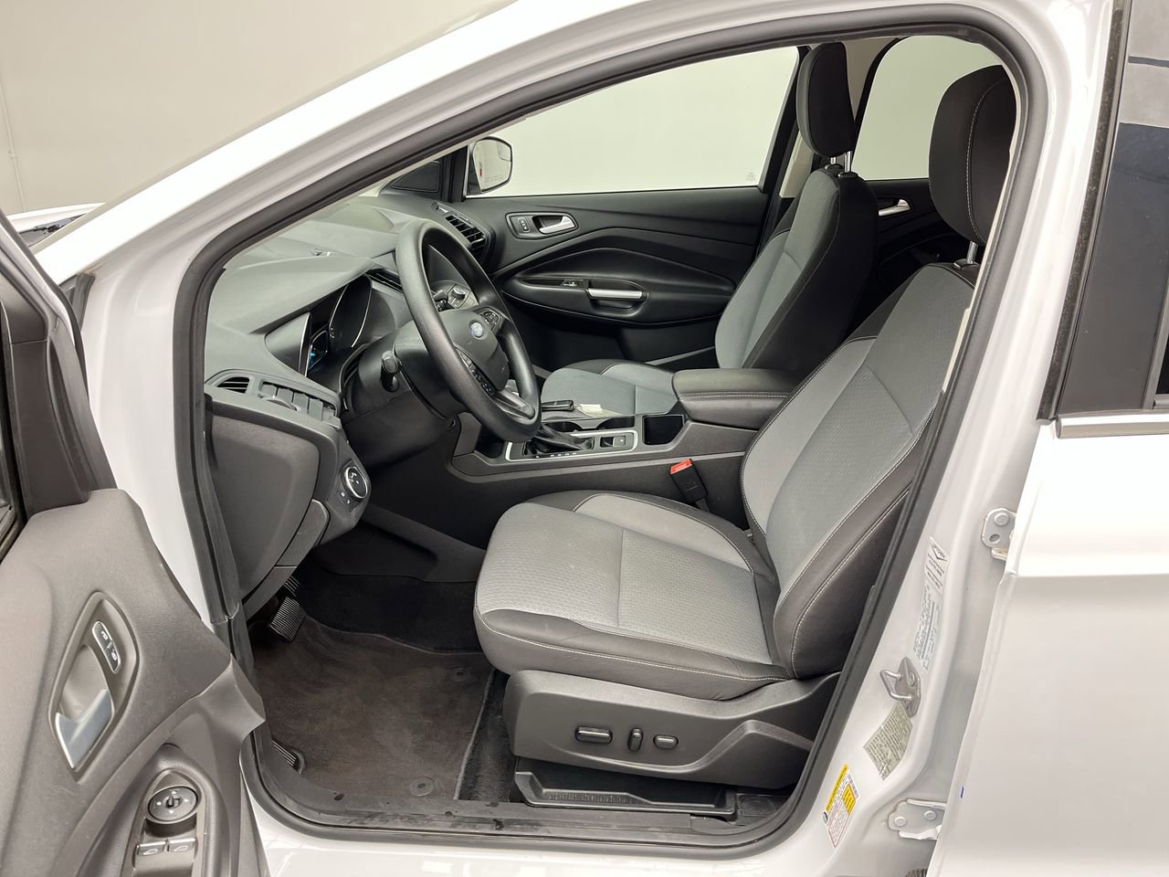 Used 2019 Ford Escape SE AWD/4WD image 3