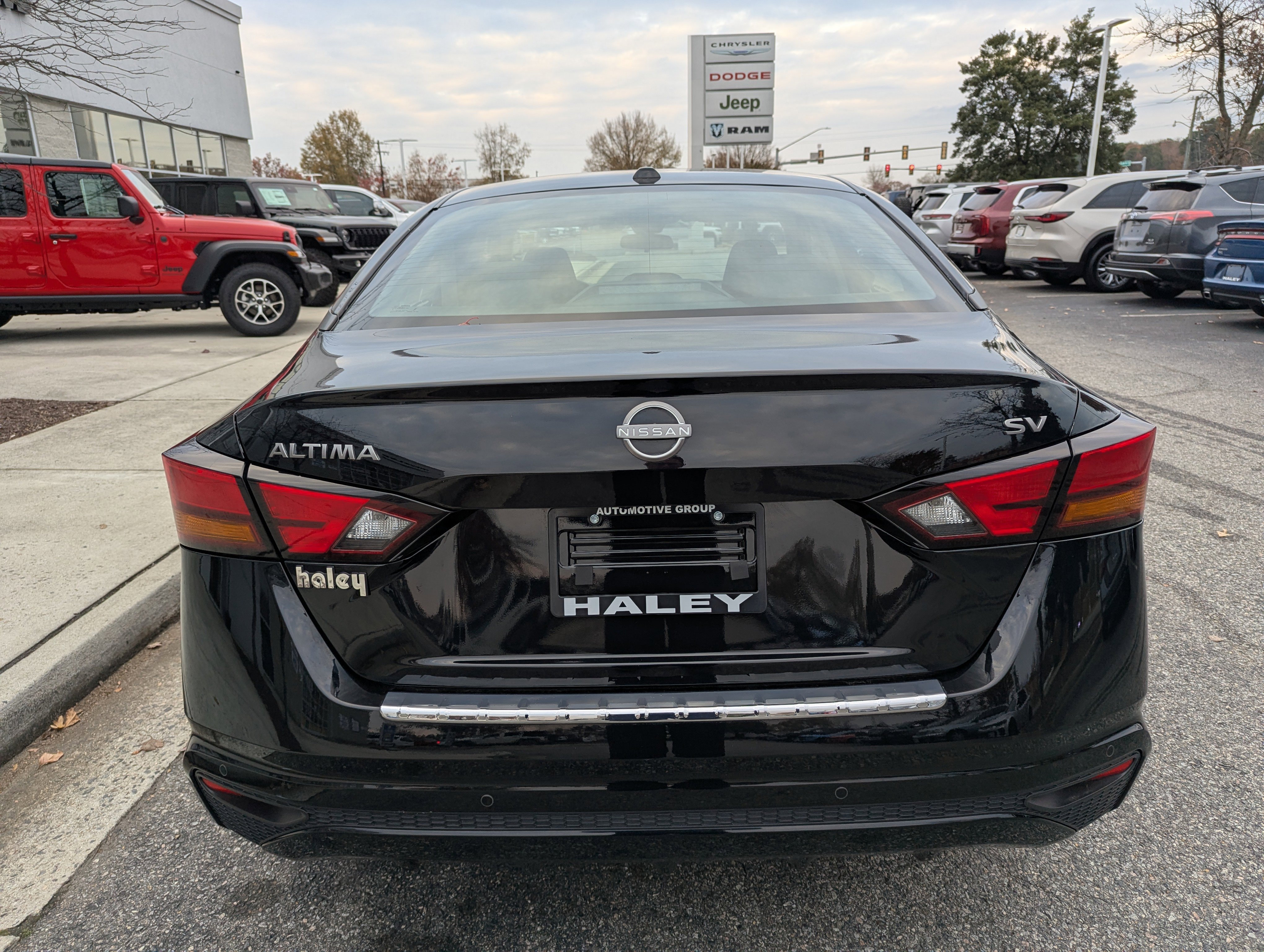 Used 2023 Nissan Altima 2.5 SV image 7