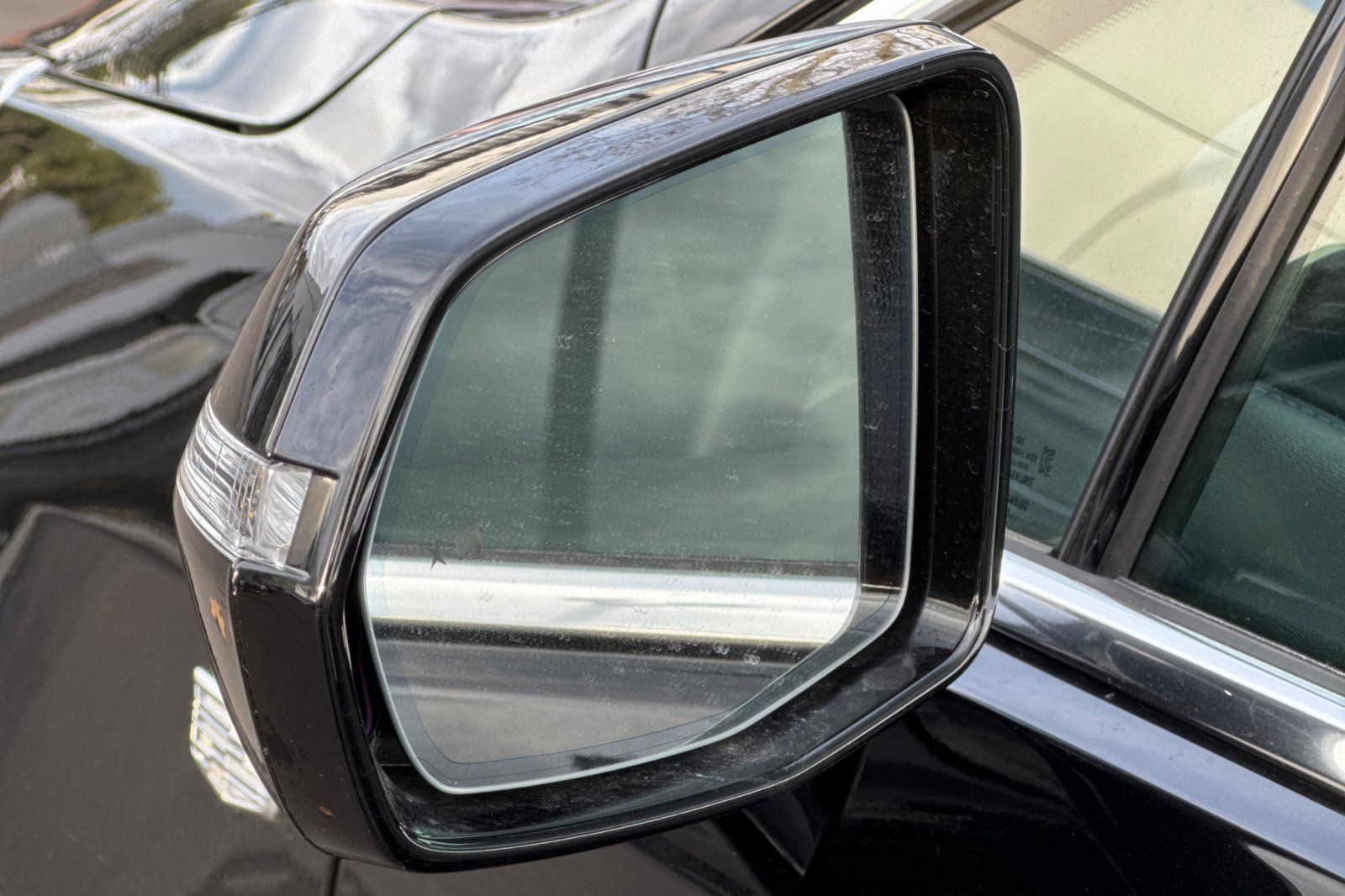 Used 2025 Cadillac XT5 Premium Luxury w/ LPO, Red Accent Package FWD image 50