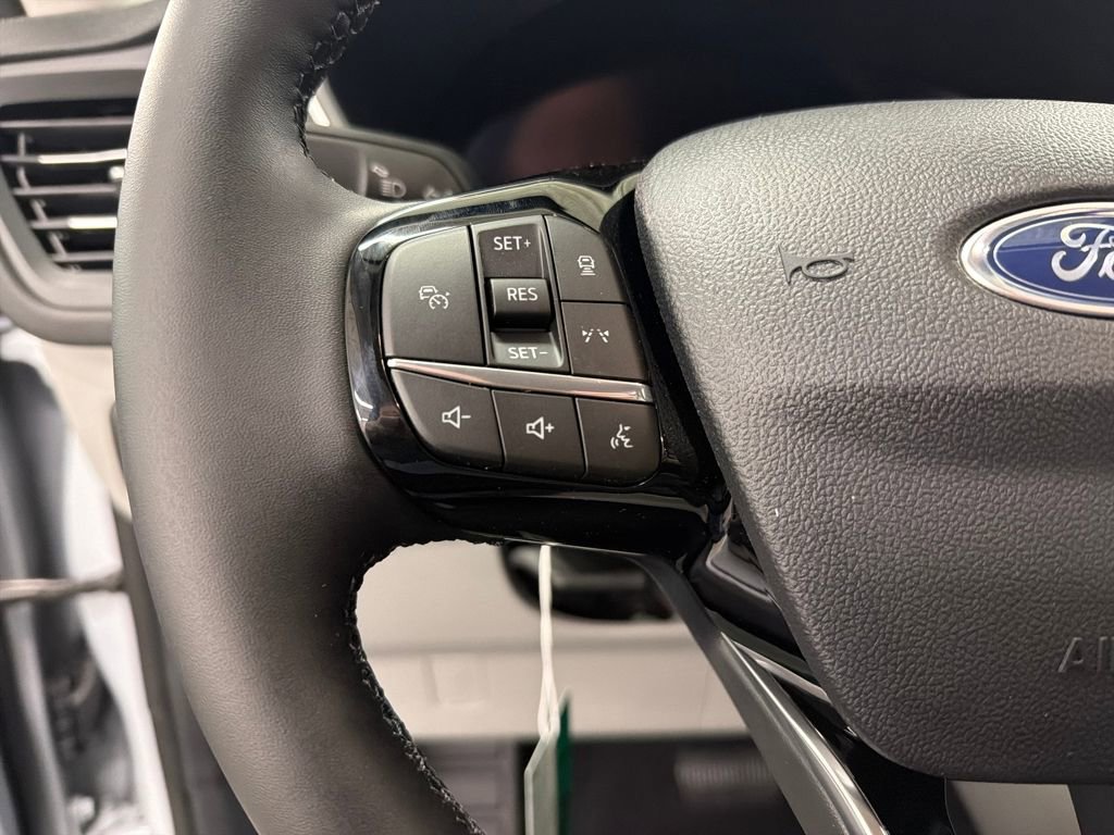 New 2026 Ford Escape SE w/ PHEV Premium Package FWD image 19
