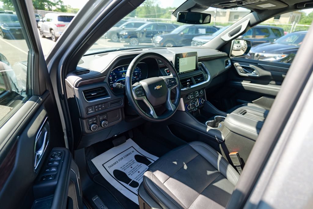 Used 2023 Chevrolet Tahoe LT w/ Luxury Package AWD/4WD image 16