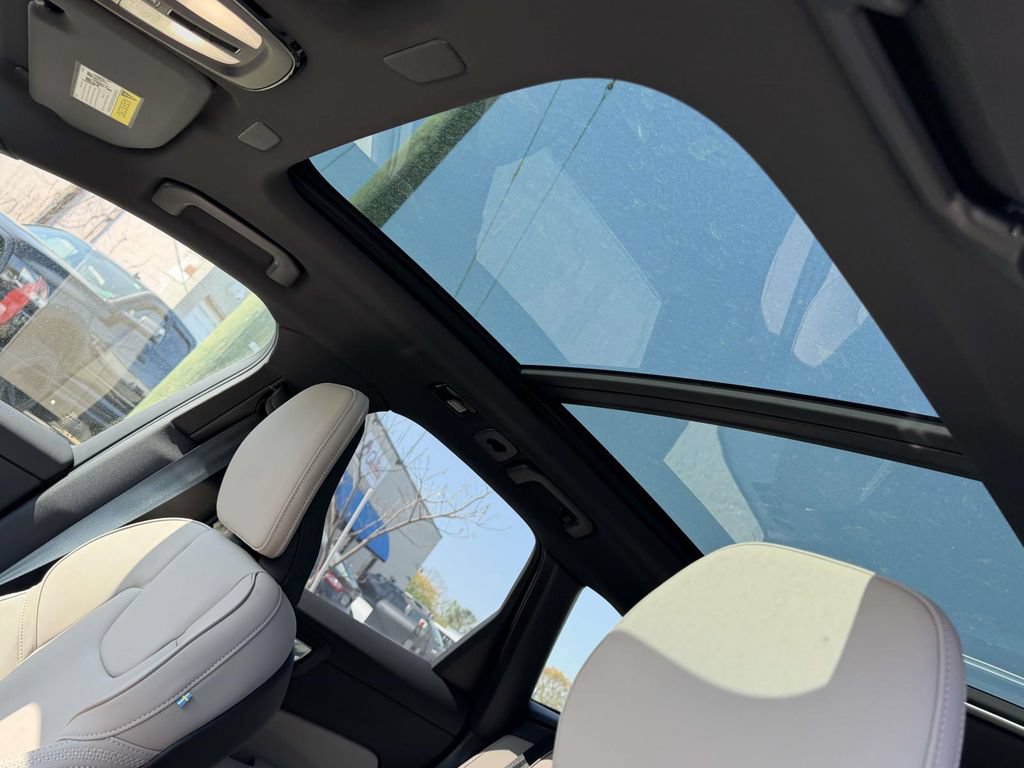 New 2026 Volvo XC60 B5 Plus w/ Climate Package AWD/4WD image 18