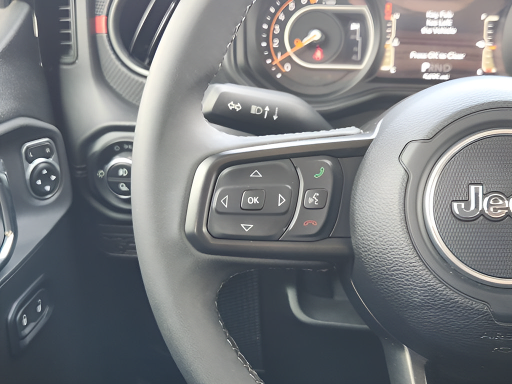 Used 2025 Jeep Gladiator Rubicon AWD/4WD image 29