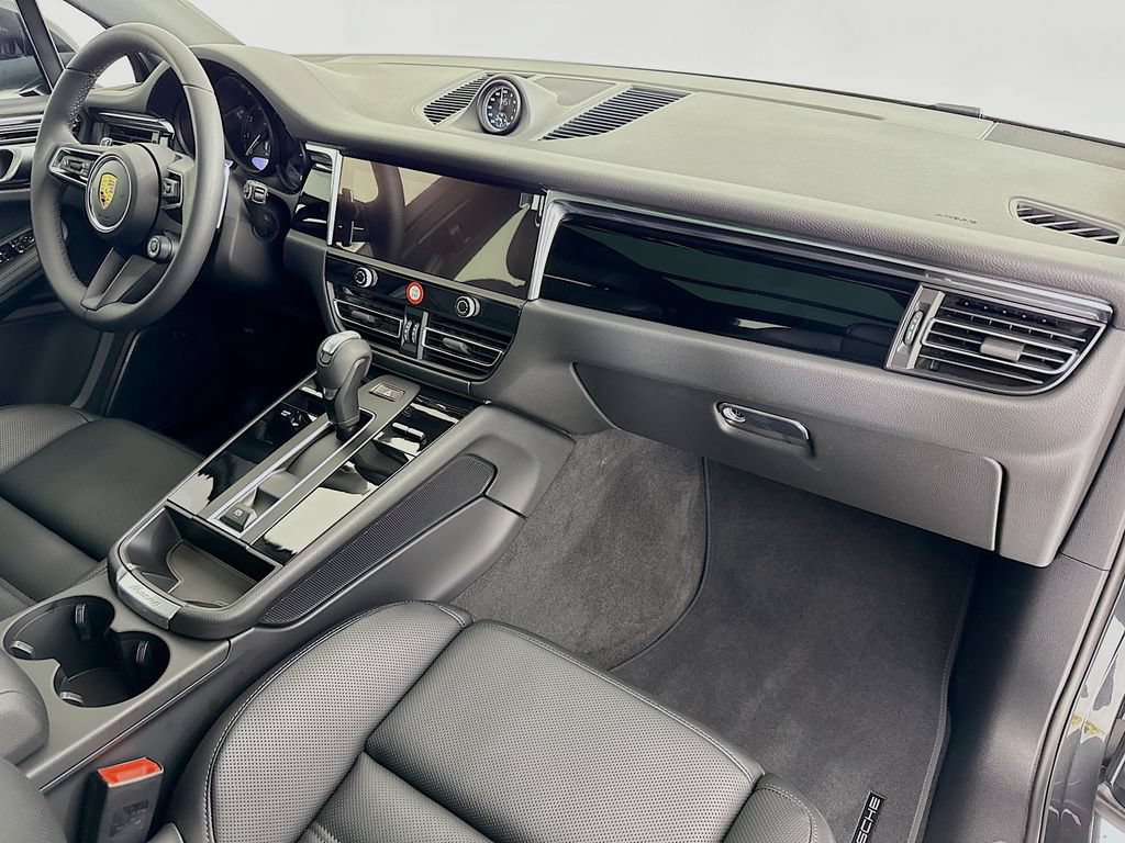 New 2026 Porsche Macan AWD/4WD image 34