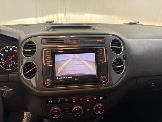 Used 2016 Volkswagen Tiguan SEL FWD image 18