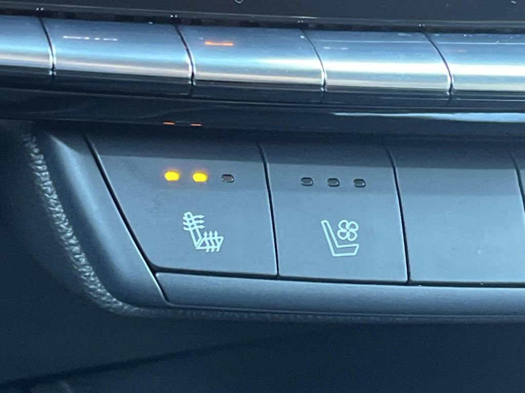 Certified 2025 Cadillac XT4 Premium Luxury w/ Technology Package image 35