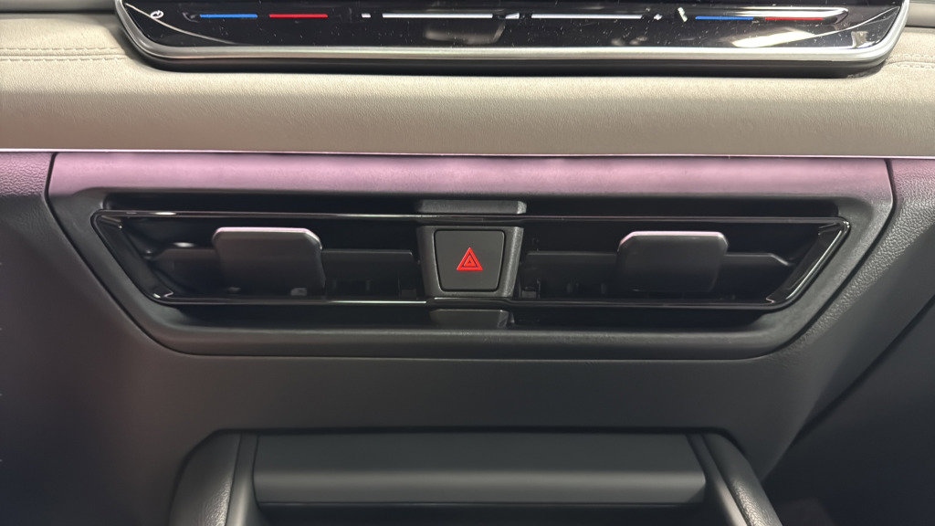 New 2026 Volkswagen Tiguan SE image 27