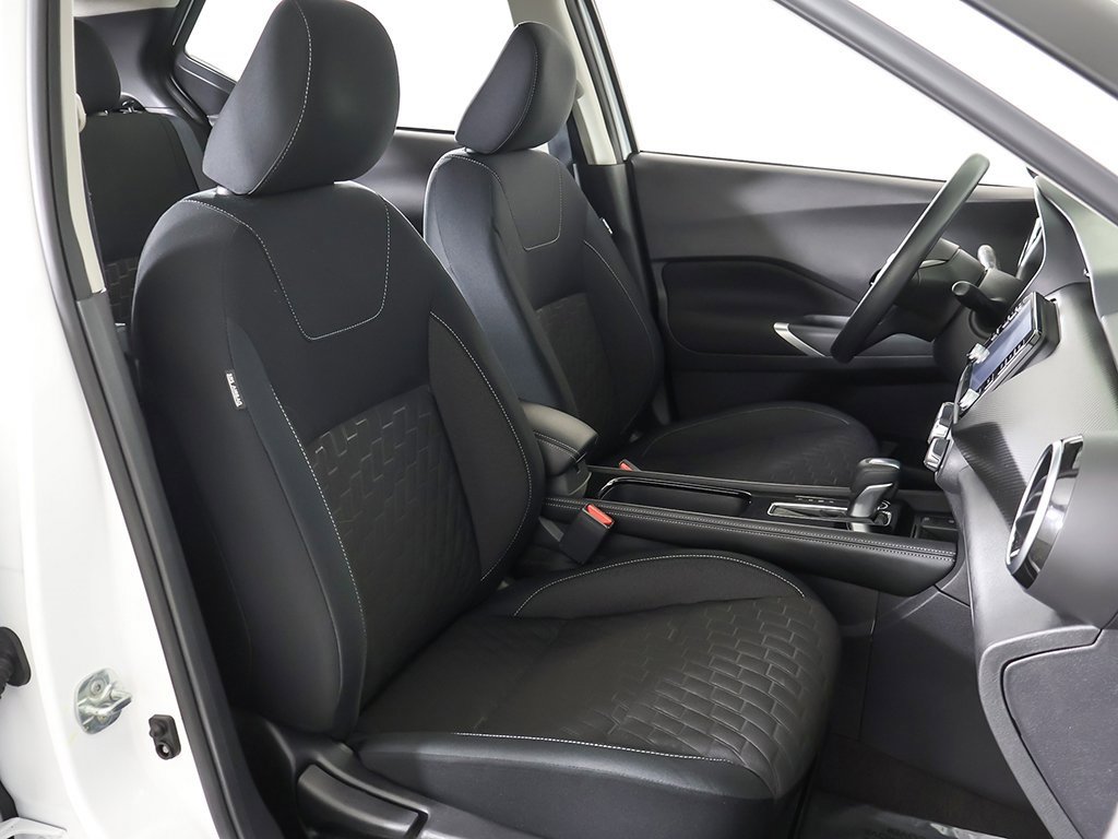 Used 2023 Nissan Kicks SV image 27