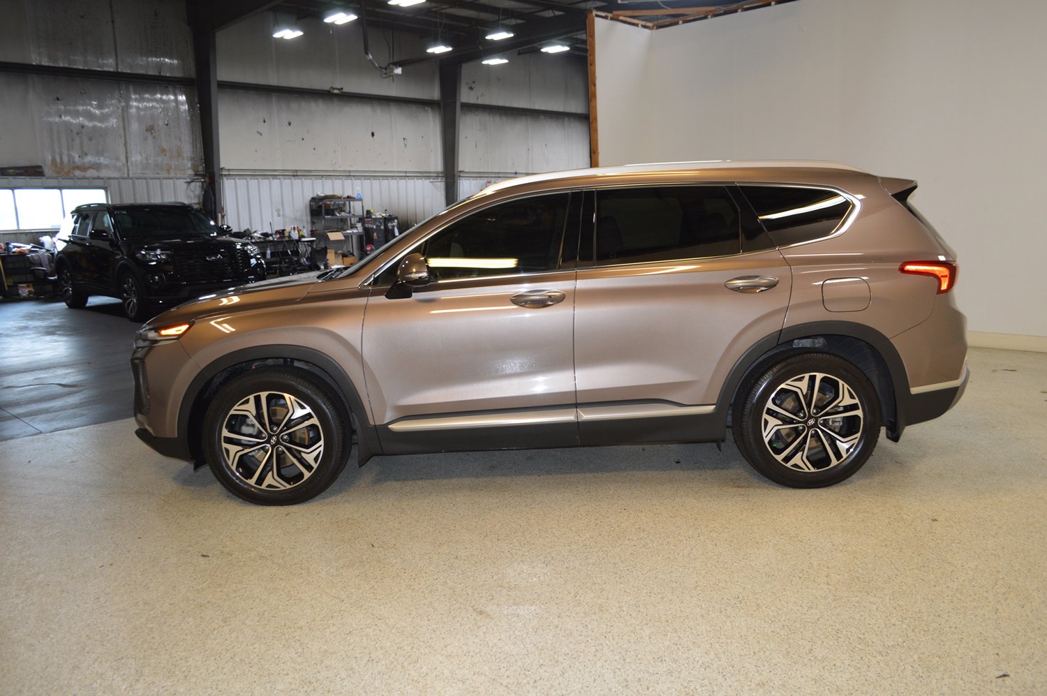 Used 2019 Hyundai Santa Fe Limited FWD image 6