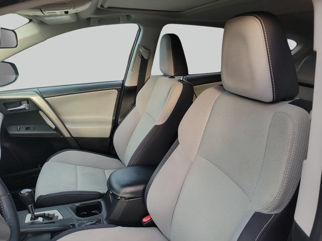 Used 2018 Toyota RAV4 XLE FWD image 11