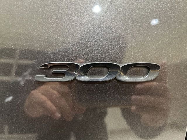 Used 2022 Chrysler 300 Touring L image 25