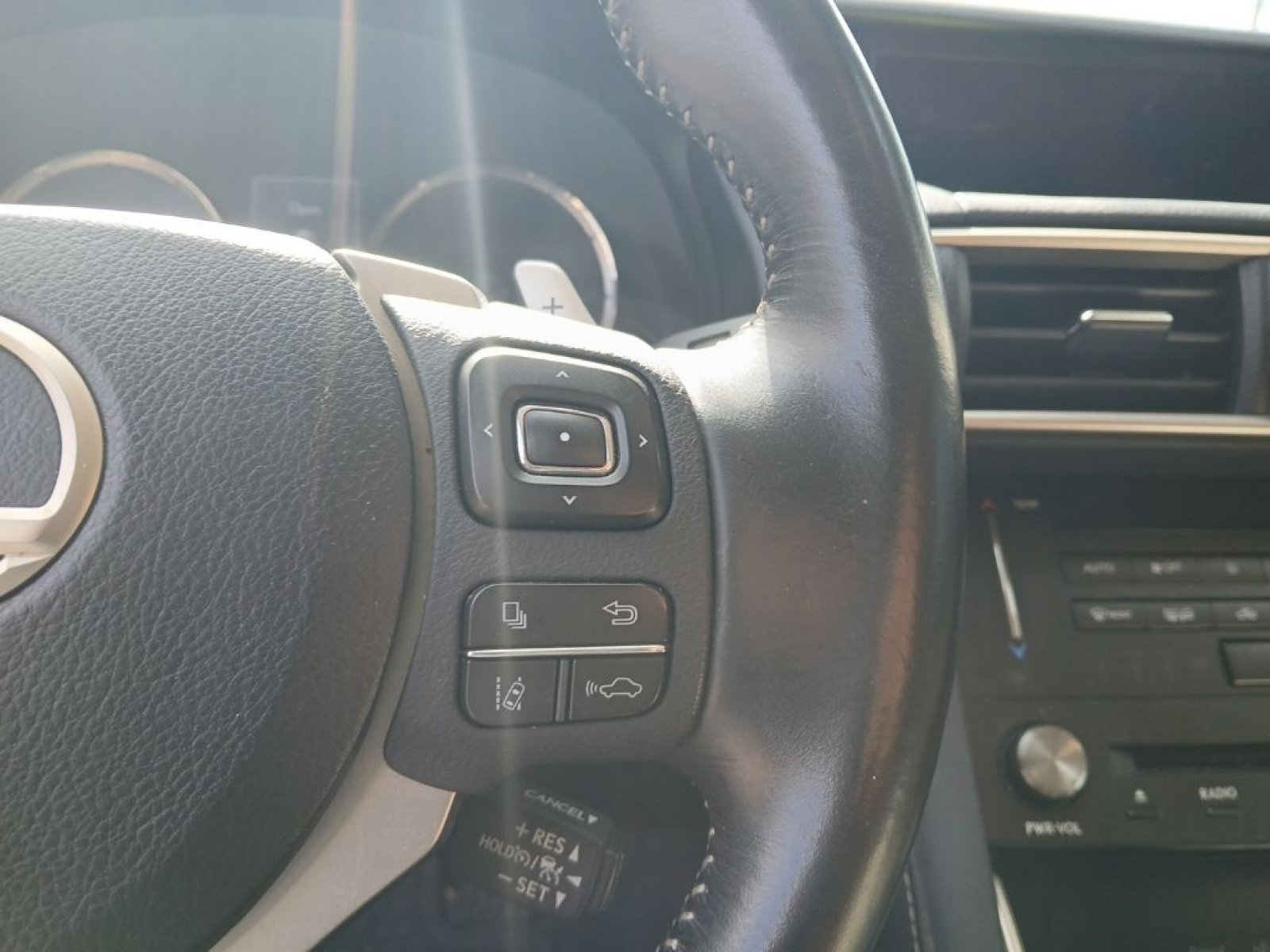 Used 2018 Lexus IS 300 AWD w/ Comfort Package image 15