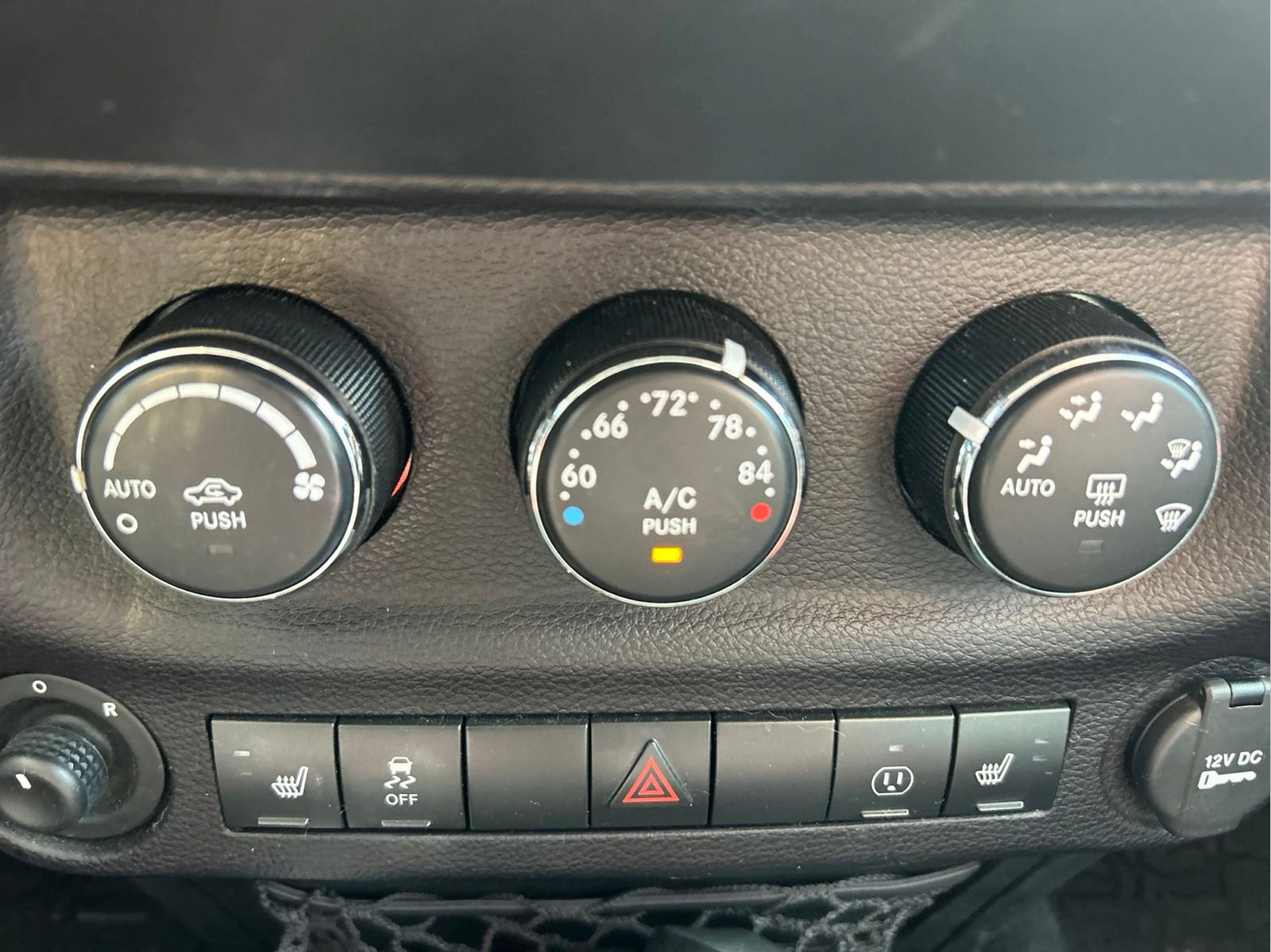 Used 2016 Jeep Wrangler Unlimited Rubicon AWD/4WD image 29