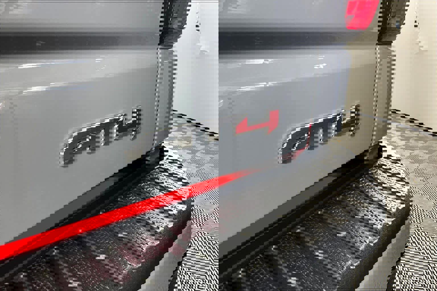 Used 2024 GMC Sierra 1500 AT4 w/ Technology Package image 10