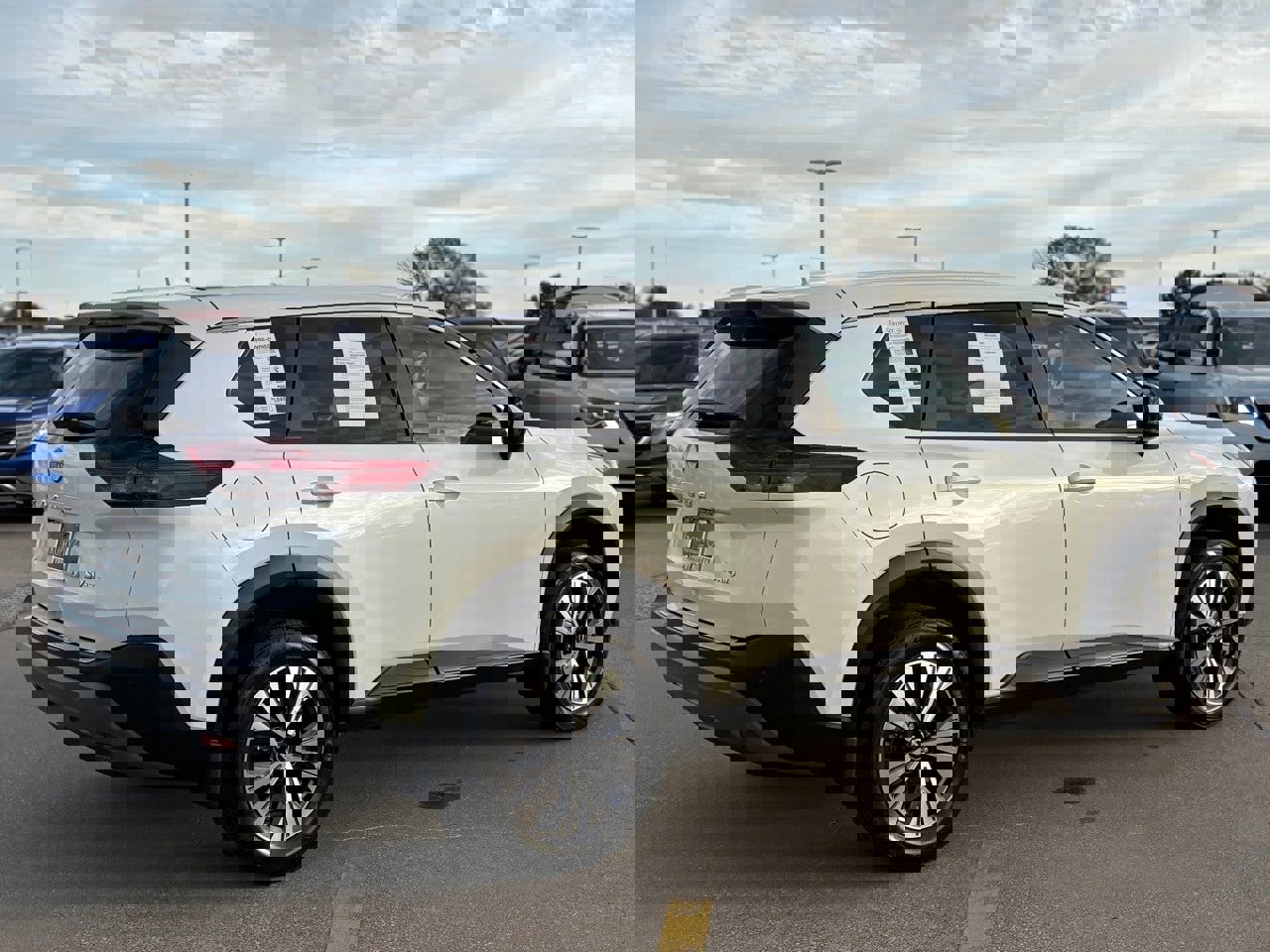 Certified 2023 Nissan Rogue SV image 5