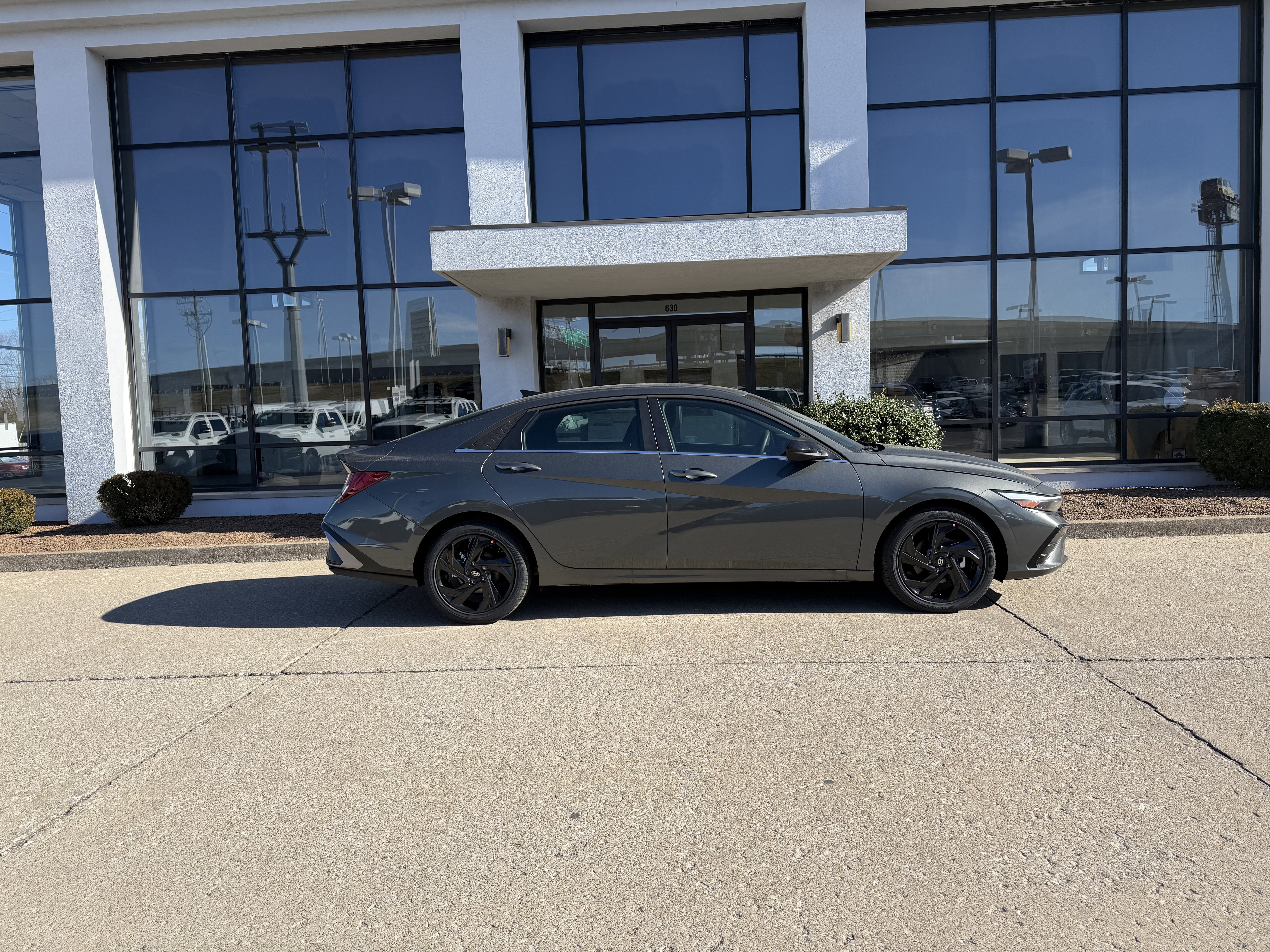 New 2026 Hyundai Elantra SEL Sport FWD image 3