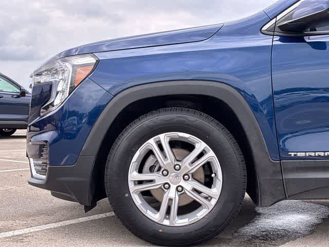Used 2022 GMC Terrain SLE w/ Driver Convenience Package image 14