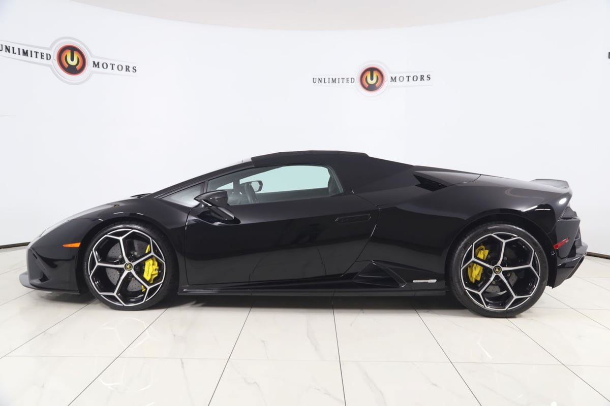 Used 2023 Lamborghini Huracan EVO RWD image 42