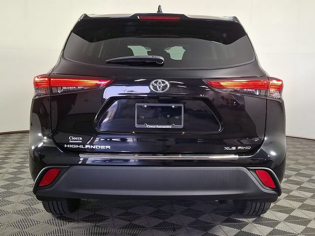 Used 2020 Toyota Highlander XLE AWD/4WD image 8