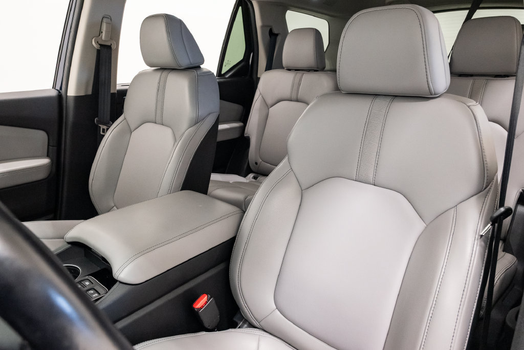 Used 2025 Honda Pilot EX-L image 12