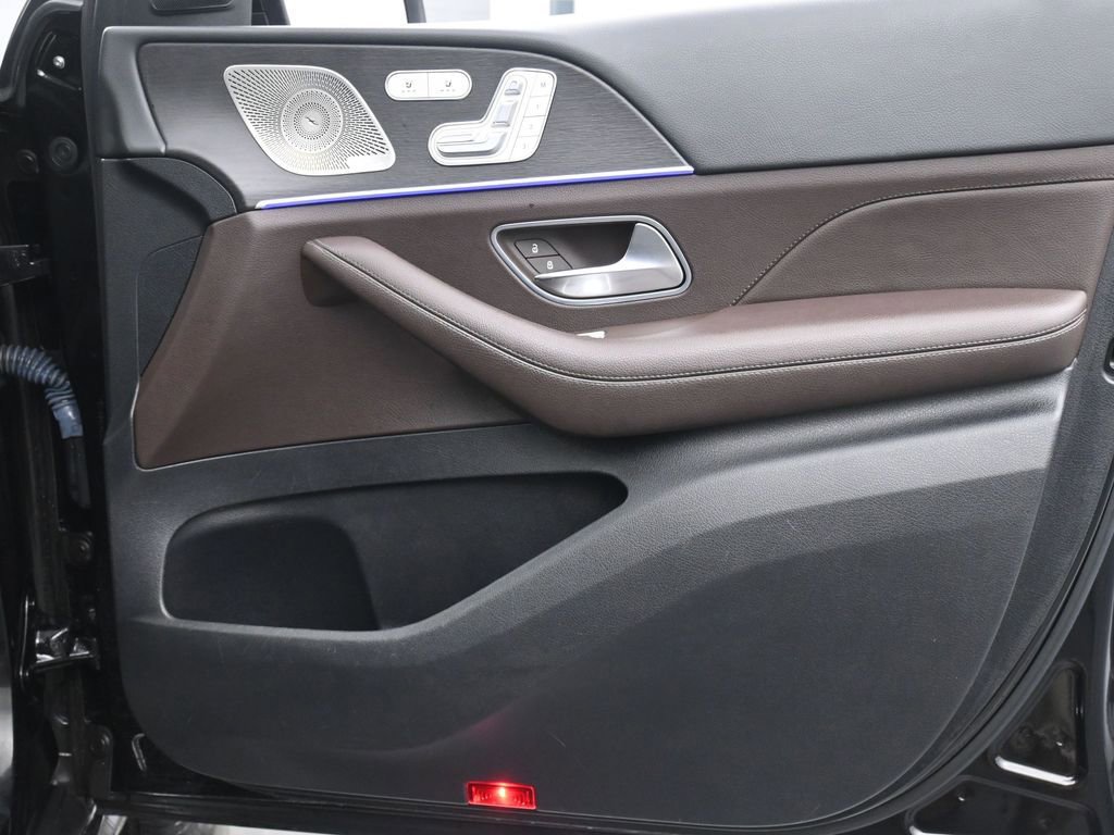 Used 2022 Mercedes-Benz GLS 450 4MATIC w/ Warmth & Comfort Package image 26