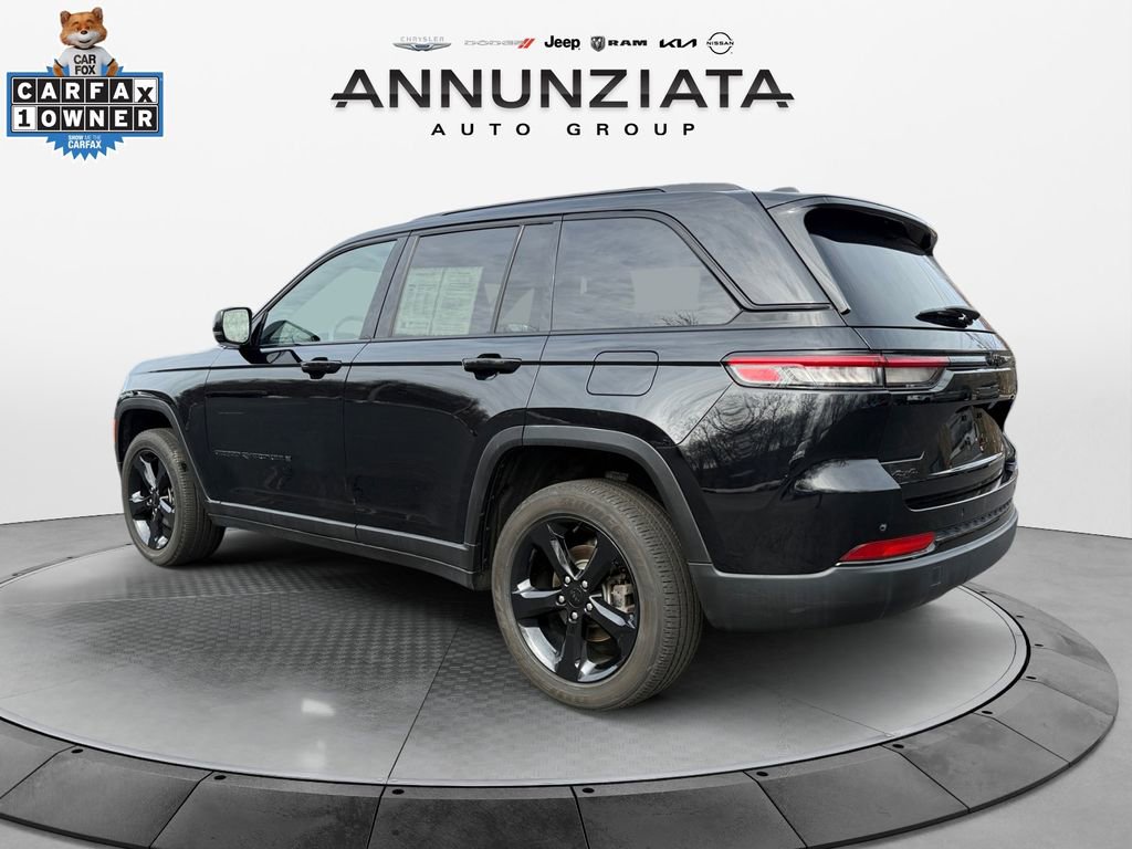 Used 2023 Jeep Grand Cherokee Altitude image 3