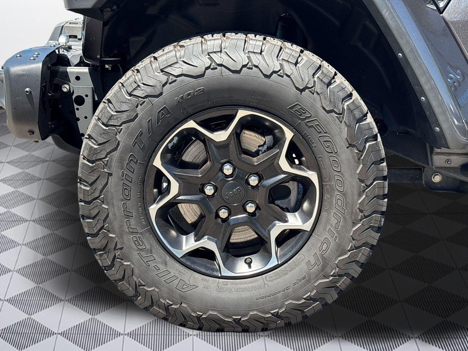 Used 2021 Jeep Wrangler Unlimited Rubicon 4xe w/ Steel Bumper Group AWD/4WD image 12