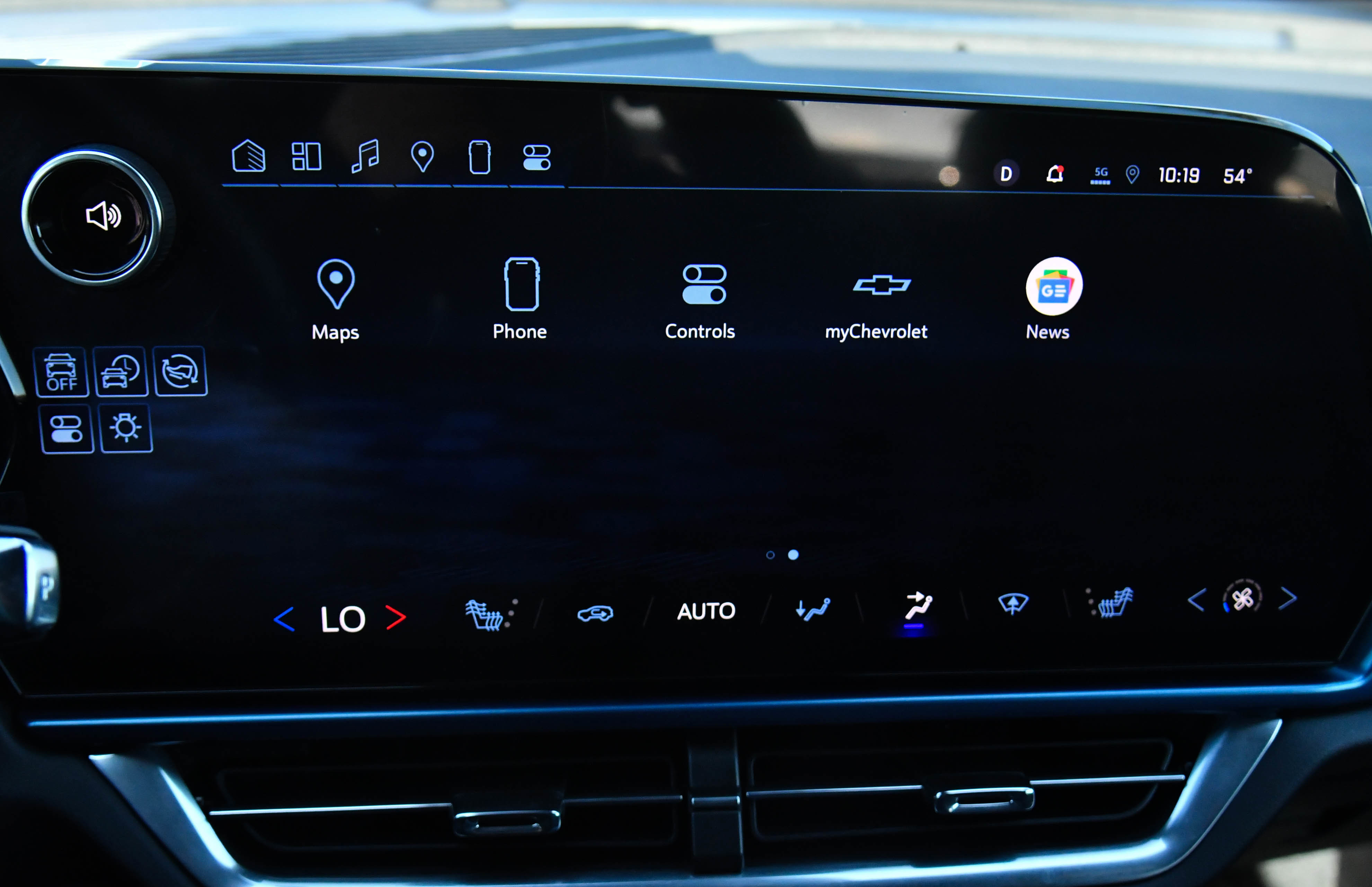 Used 2024 Chevrolet Equinox EV LT w/ LPO, Trailering Package image 28