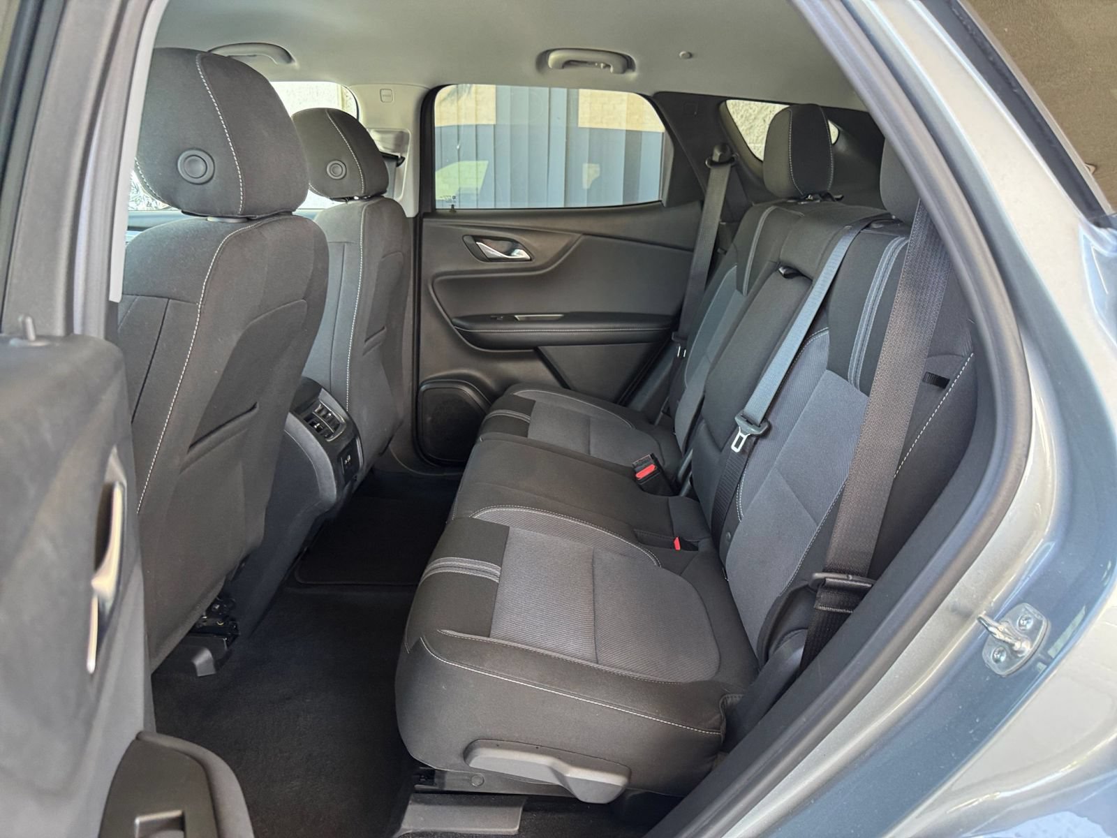 Used 2025 Chevrolet Blazer LT FWD image 27
