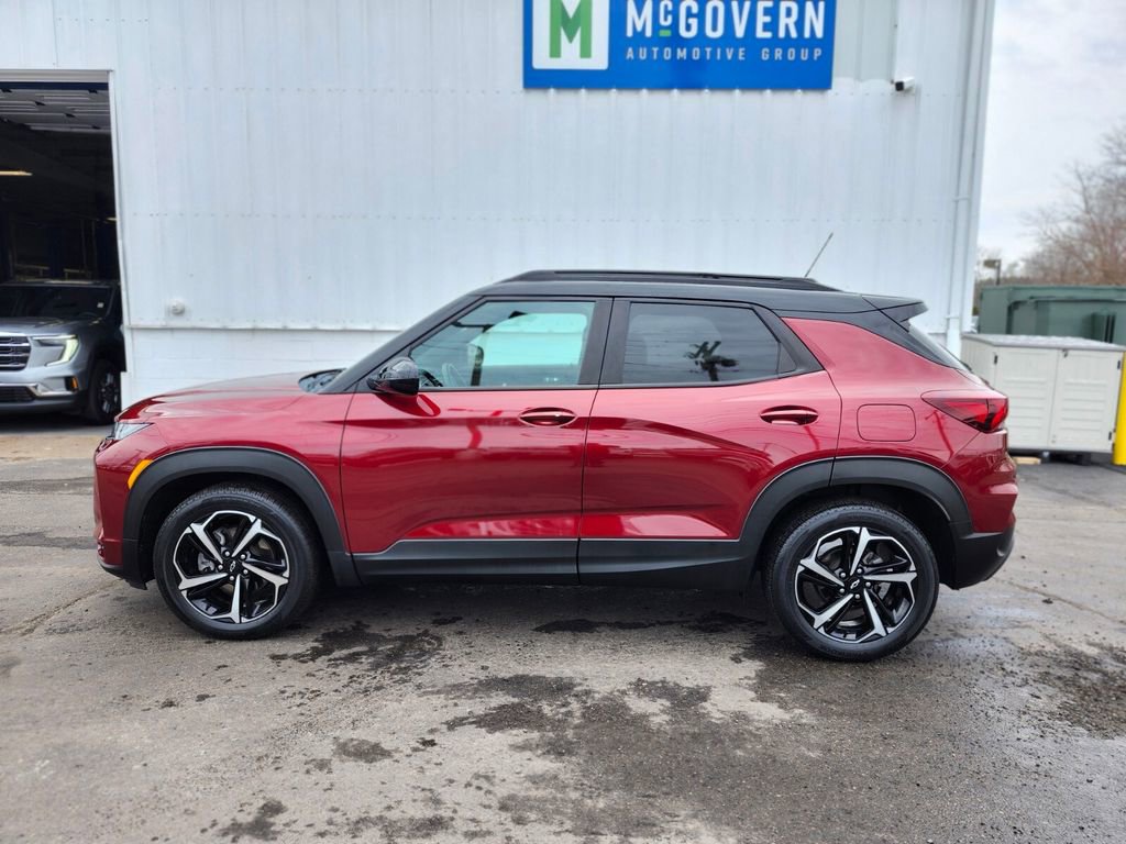 Used 2022 Chevrolet TrailBlazer RS w/ Sun and Liftgate Package image 2