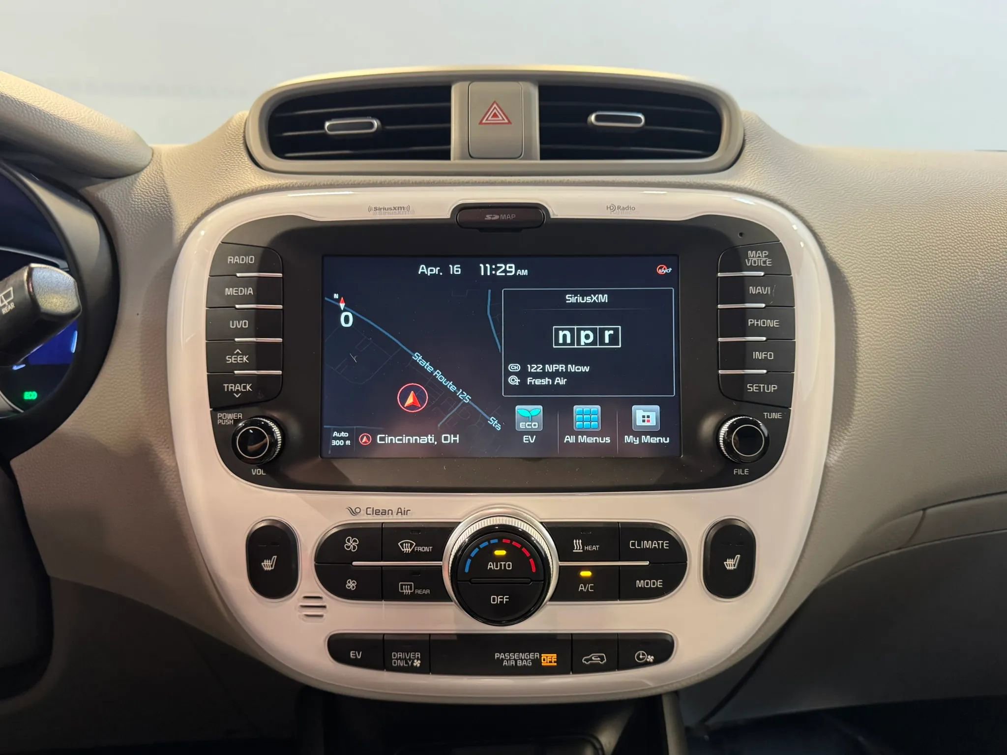 Used 2016 Kia Soul EV FWD image 13