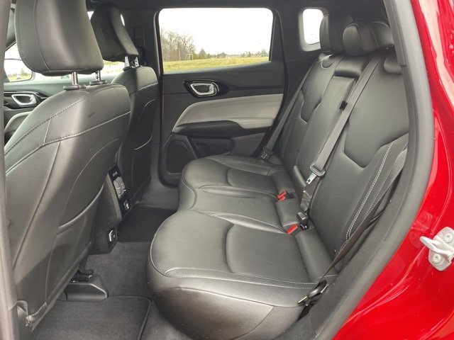 Used 2025 Jeep Compass Limited image 9