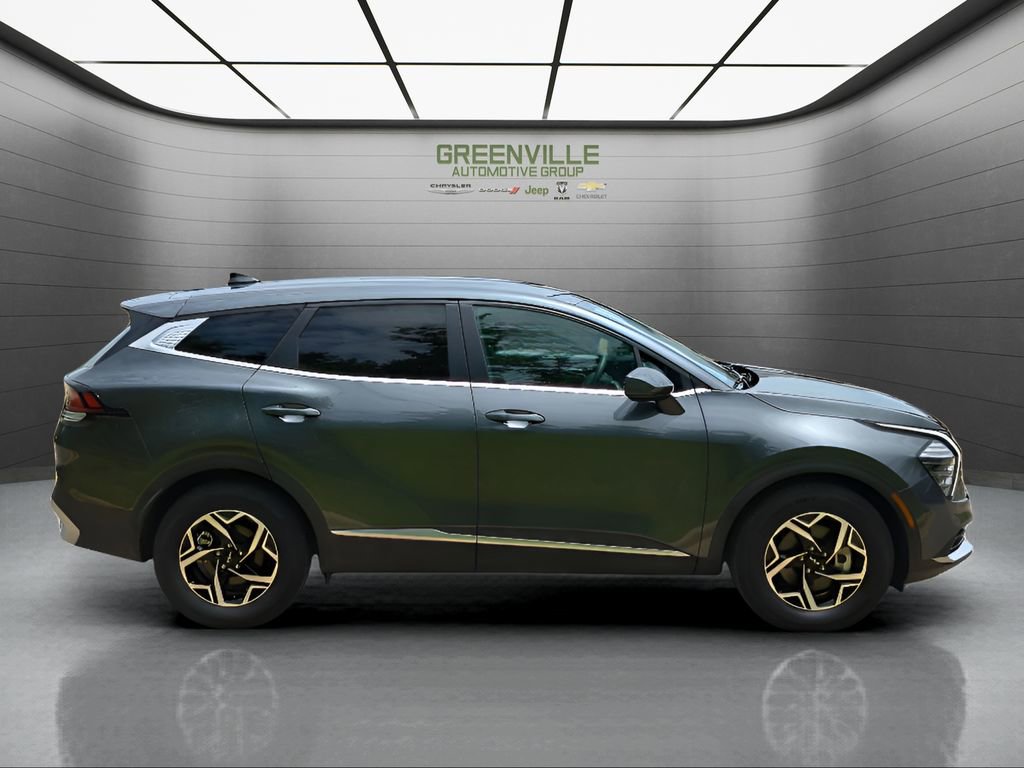 Used 2024 Kia Sportage LX FWD image 6