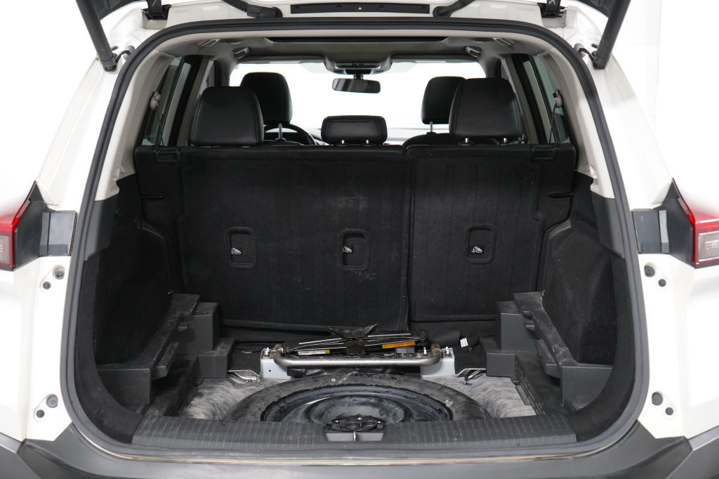 Used 2021 Nissan Rogue SV w/ Premium Package AWD/4WD image 32