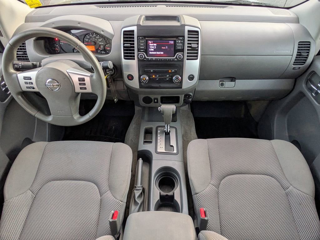 Used 2017 Nissan Frontier SV image 15