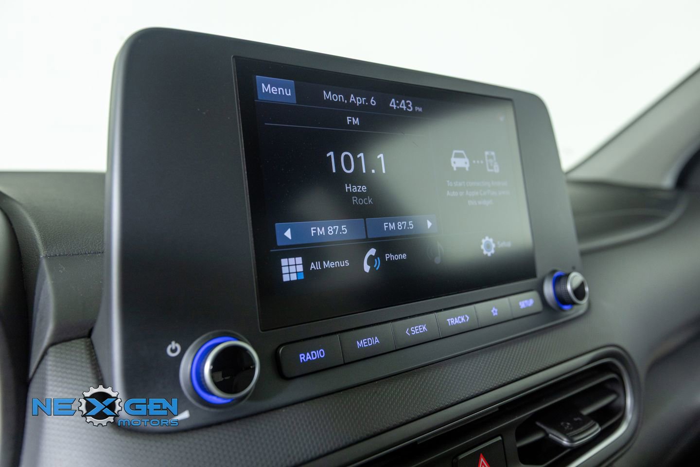 Used 2023 Hyundai Kona SEL image 17