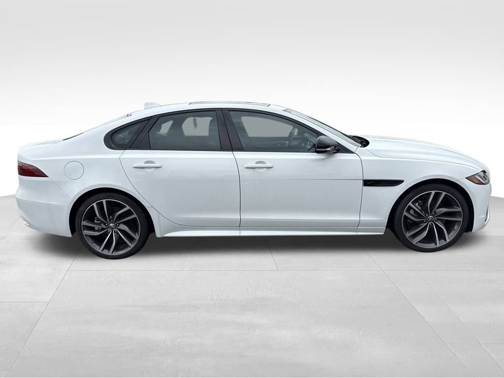 New 2024 Jaguar XF R-Dynamic SE image 6