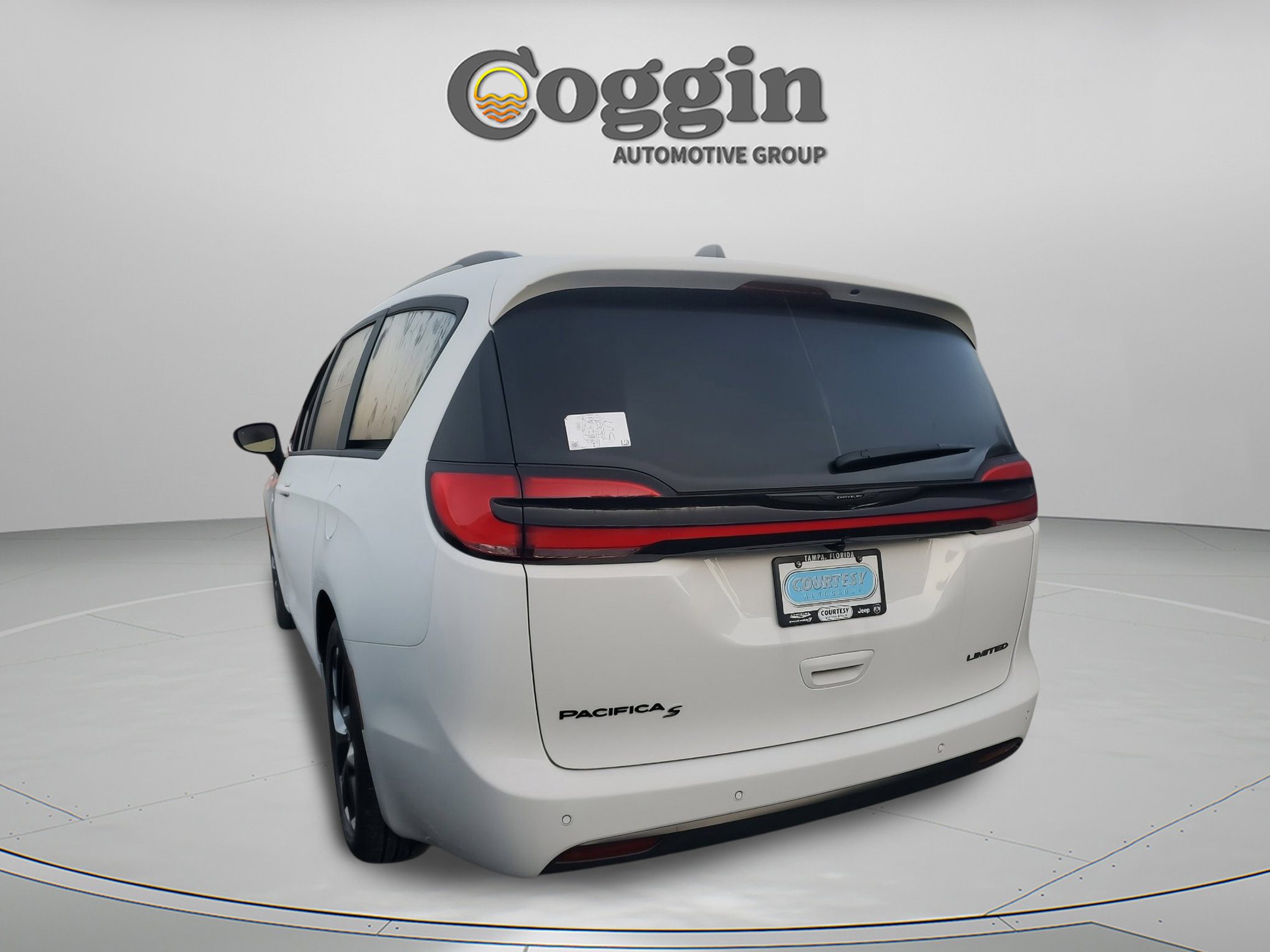 New 2026 Chrysler Pacifica Limited w/ S Appearance Package FWD image 3