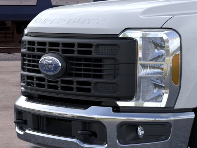 New 2026 Ford F250 XL w/ XL Chrome Package RWD image 17