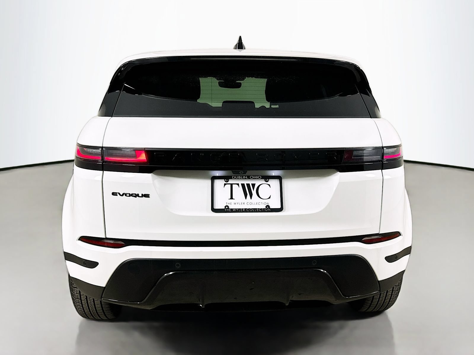 Used 2026 Land Rover Range Rover Evoque S AWD/4WD image 6