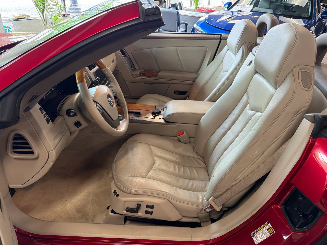 Used 2005 Cadillac XLR RWD image 18
