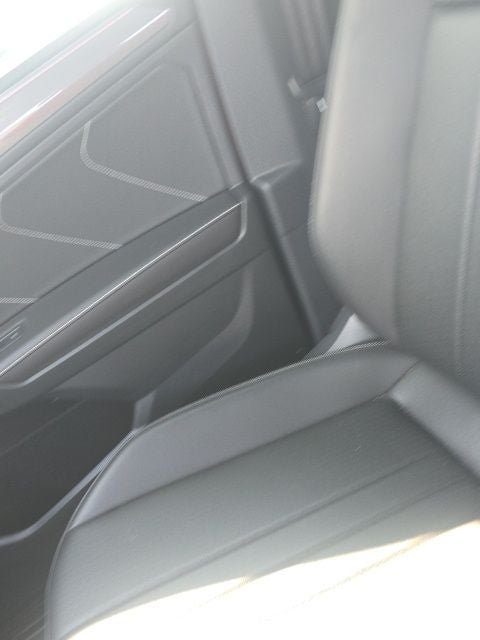 Used 2024 Volkswagen Tiguan SE R-Line FWD image 13