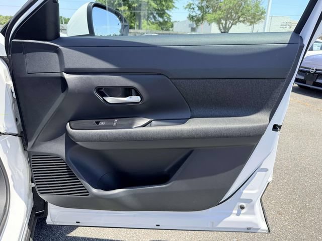 Certified 2025 Nissan Kicks SV FWD image 8