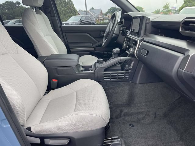 Used 2025 Toyota 4Runner SR5 AWD/4WD image 14